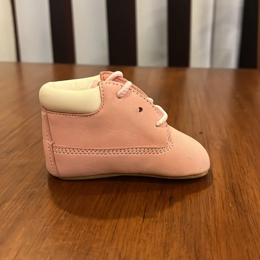 Timberland Infant Baby Crib Booties Boots Crib Shoes Girls Size 1 - 3/6 Months